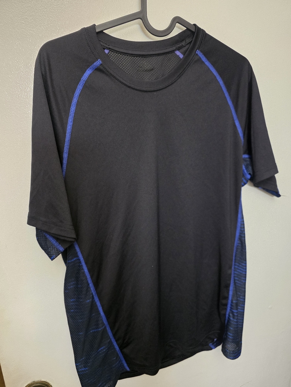 Wet shirt adidas, size medium, used in good condition